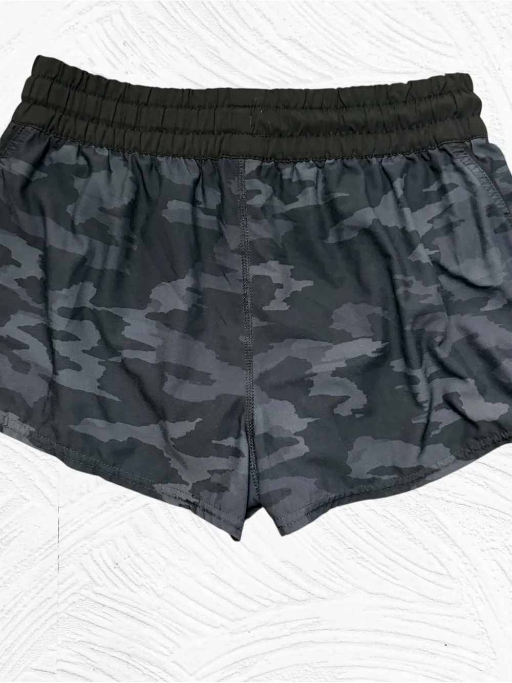 Vuori Clementine 2.0 Short Women's S Black Camo Running Built-In‎ Liner *flaw